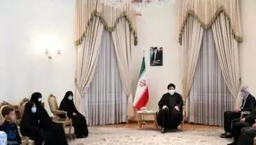 اعتراض به حذف تصویر امام از نشست رسمی رئیسی