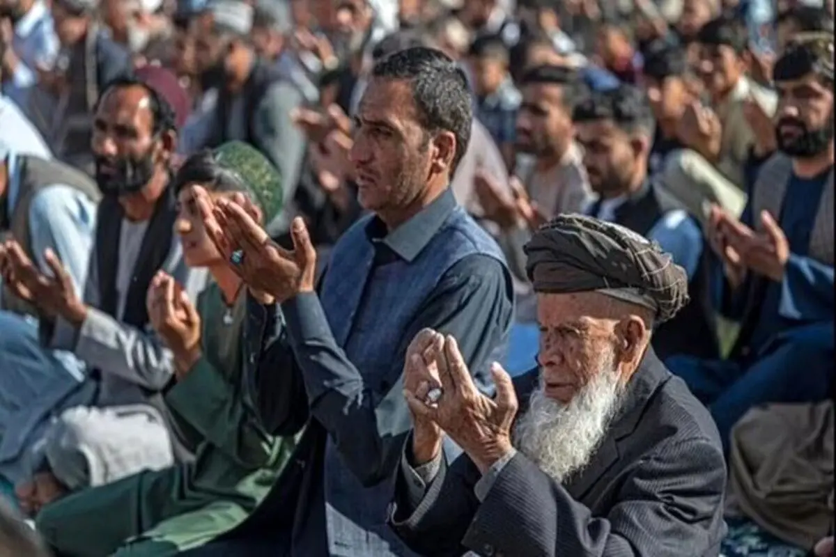 حضور رهبر طالبان در نماز عید فطر
