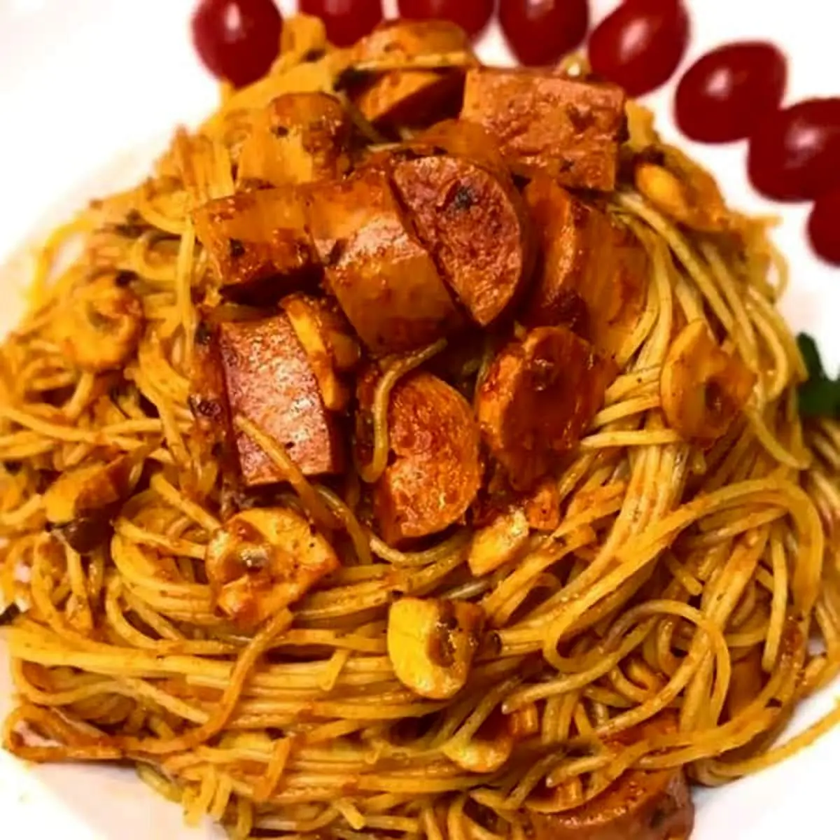 طرز تهیه ماکارونی با سوسیس