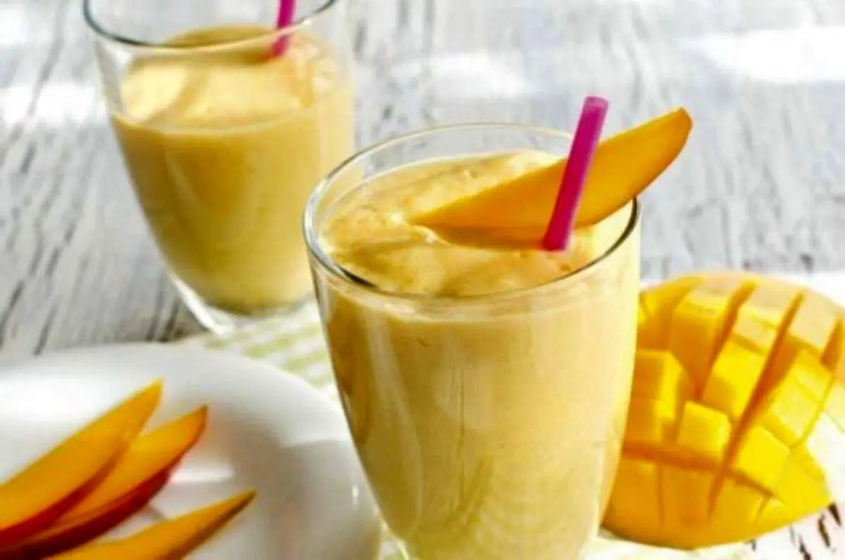 نوشیدنی انبه با بستنی
