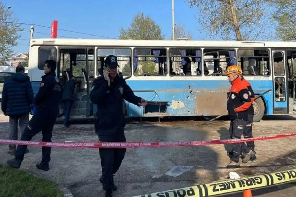 انفجار اتوبوس حامل نگهبانان زندانی در ترکیه یک کشته و چهار زخمی برجا گذاشت
