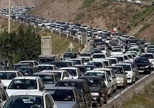 بار دیگر گره ترافیکی در محورهای شمالی/ چالوس و بومهن سنگین شد
