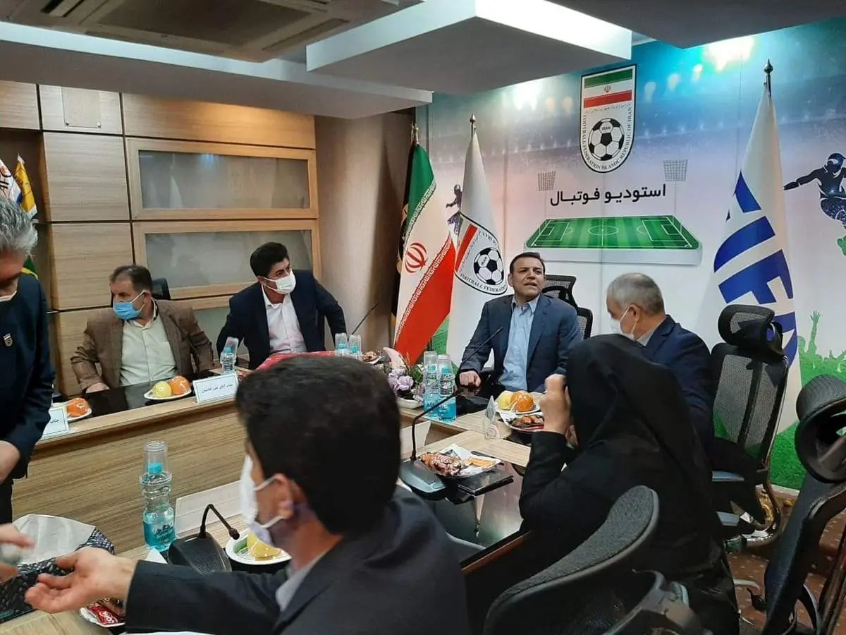 حقوق‌های نجومی در فدراسیون فوتبال تمامی ندارد!