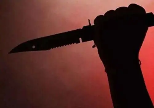 کشف جسد چاقو خورده زنی در خانه مجردی اش