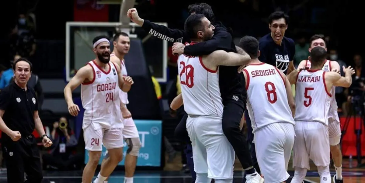 اوج بی نظمی هنگام اهدای جام قهرمانی لیگ‌برتر بسکتبال+ فیلم و عکس