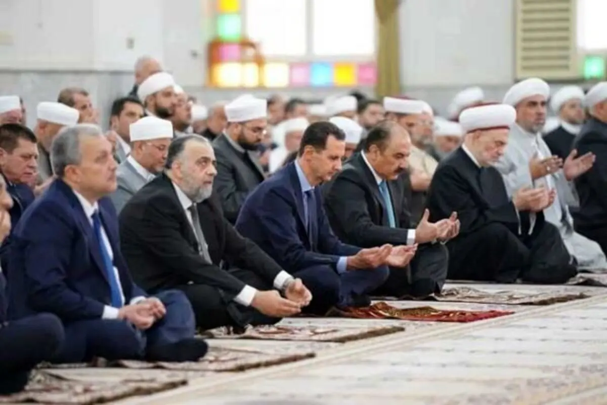 «بشار اسد» نماز عید فطر را در مسجد جامع «دمشق» اقامه کرد + تصاویر