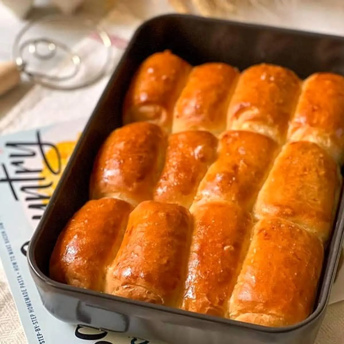 طرز تهیه نان دینر رول