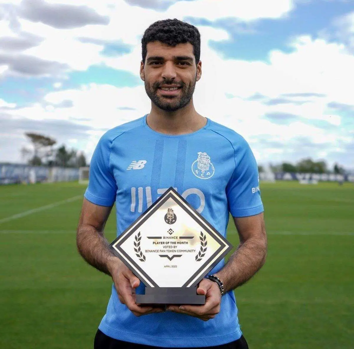 جایزه بهترین بازیکن ماه در دستان طارمی + عکس