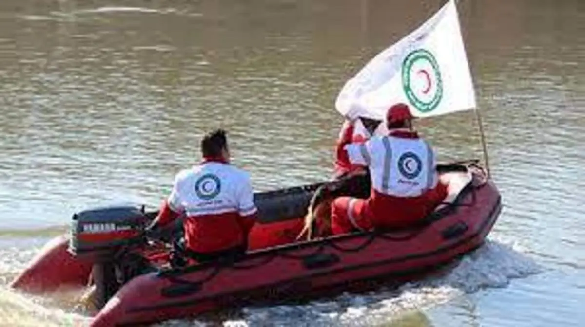 نجات یک خواهر و برادر حادثه دیده از مرگ حتمی در اردل