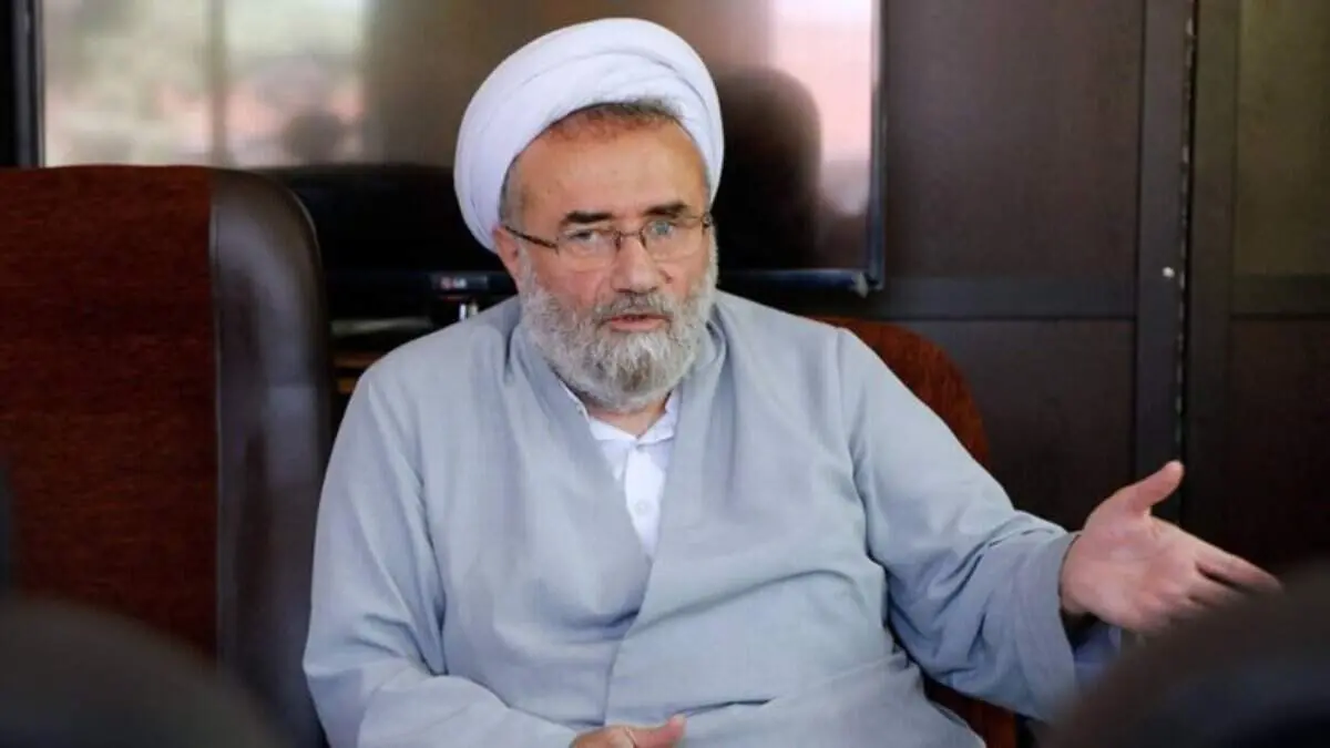 آقایان انقلابی! دیگر روحانی نیست که فحشش دهید، فحش ها به خودتان برمی‌گردد!