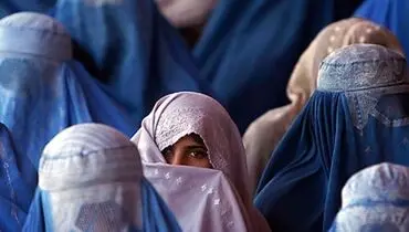 دستور رهبر طالبان: فقط چشمانتان باید دیده شود