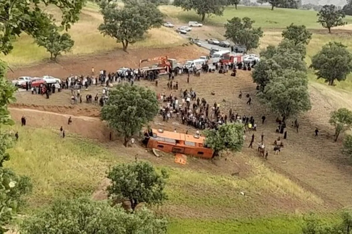 لحظه تلخ سقوط اتوبوس حامل گردشگران اصفهانی به دره دهدز خوزستان با ۲۵ کشته و زخمی + فیلم