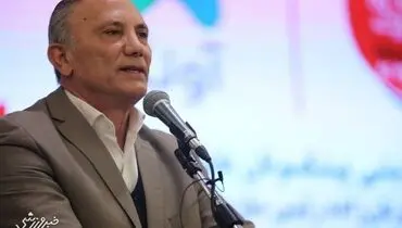 یک بازیکن پرسپولیس در این فصل بسیار بد بود و قهرمانی را از تیم گرفت/ اگر به سیدجلال اعتقاد داشتید چرا این همه مدافع خریدید؟