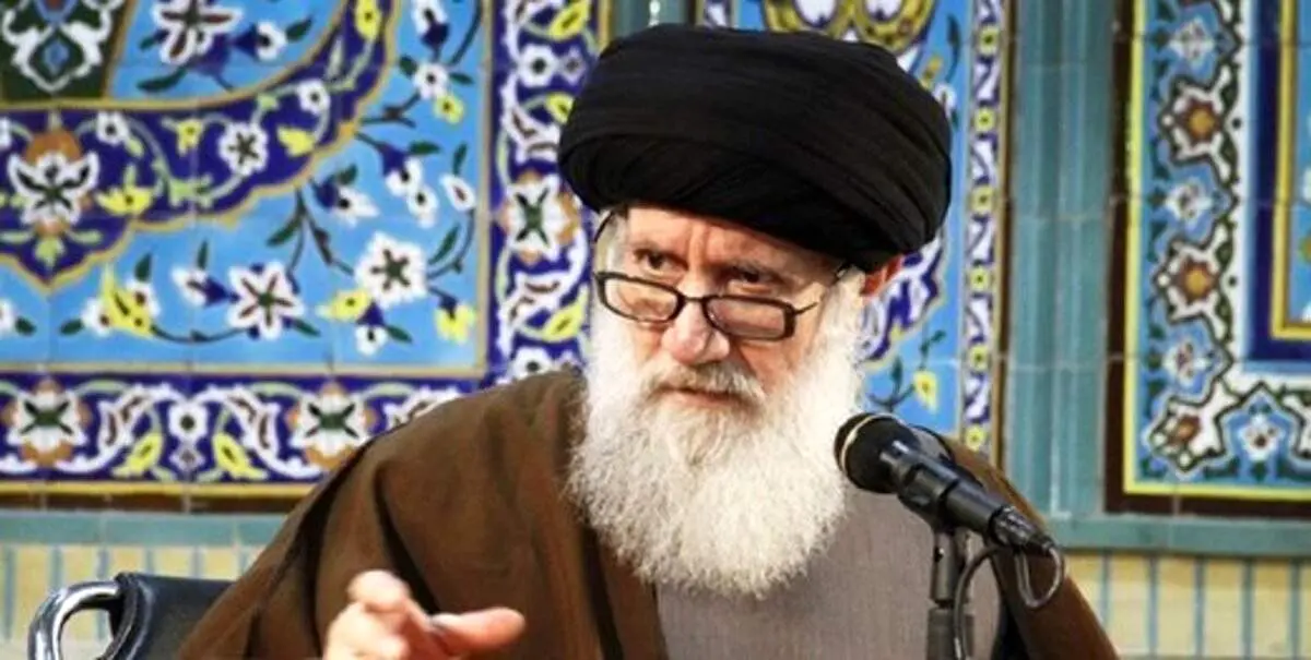 ادای احترام استاد فاطمی نیا به منبر عزای امام حسین(ع) + فیلم