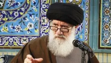 ادای احترام استاد فاطمی نیا به منبر عزای امام حسین(ع) + فیلم