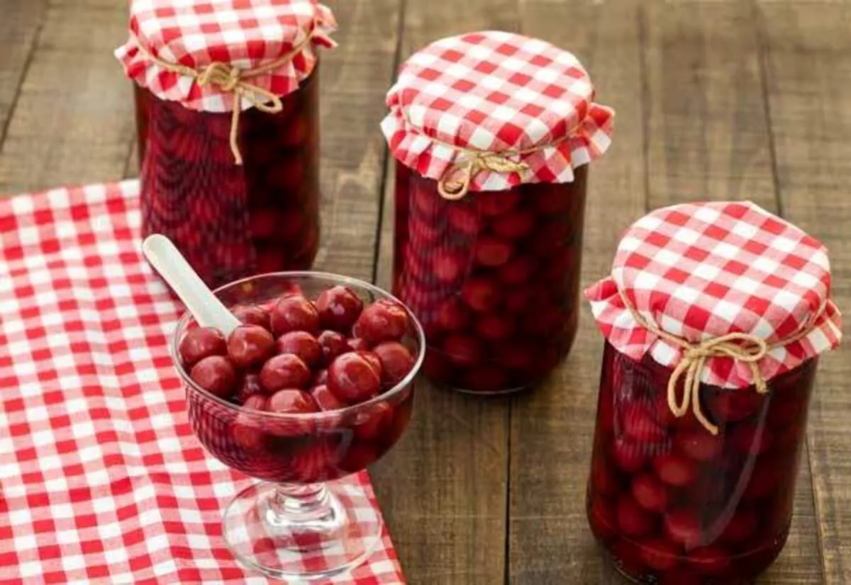 دستور پخت کمپوت گیلاس شیشه ای خوشمزه و مجلسی