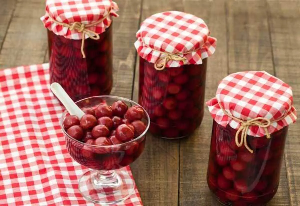دستور پخت کمپوت گیلاس شیشه ای خوشمزه و مجلسی