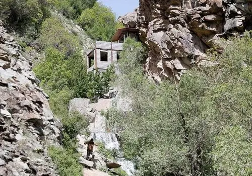تخریب 64 ویلای فرزندان یک چهره مشهور اقتصادی