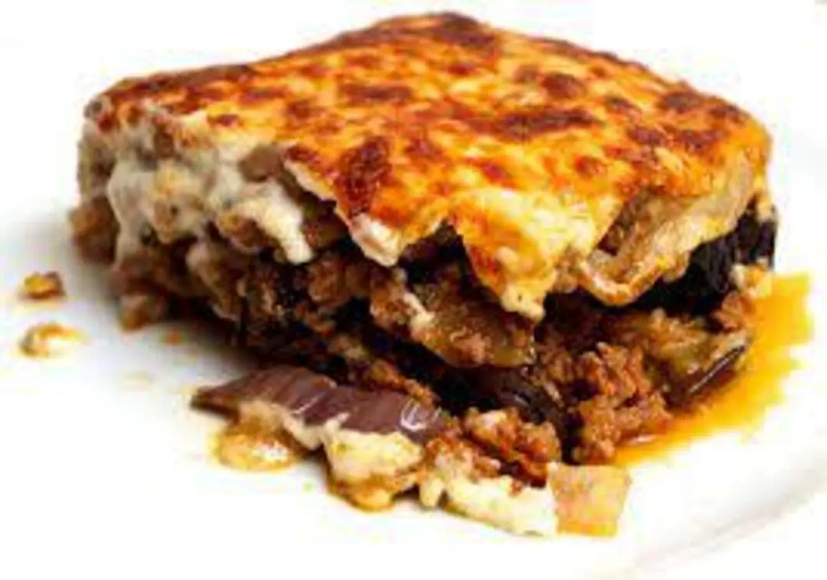 طرز تهیه موساکا با گوشت و بادمجان و سیب زمینی