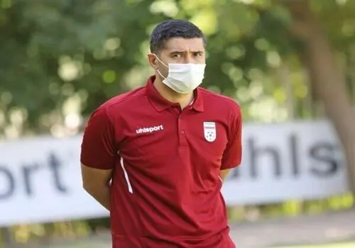 مهاجم سابق پرسپولیس در آستانه نشستن روی نیمکت استقلال