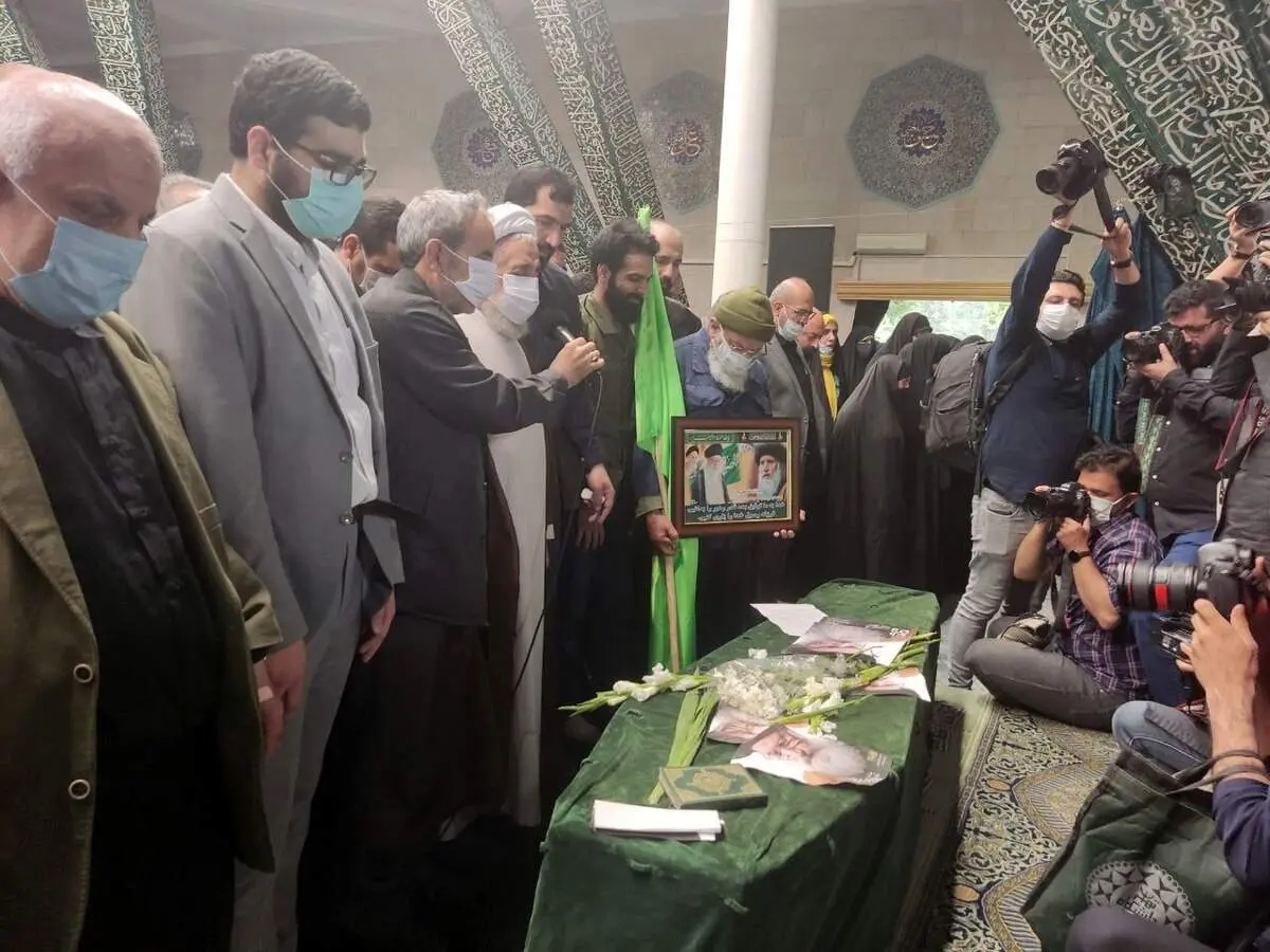 تهرانی‌ها آیت‌الله فاطمی‌نیا را «حسین گویان» بدرقه کردند+فیلم