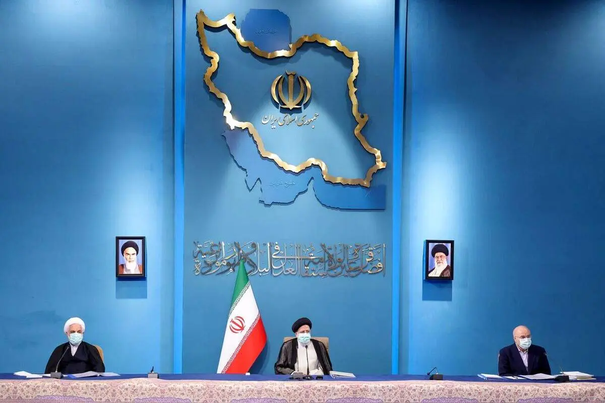 جلسه سران قوا برای جلوگیری از افزایش پایه پولی، حفظ ارزش پول ملی و کنترل تورم