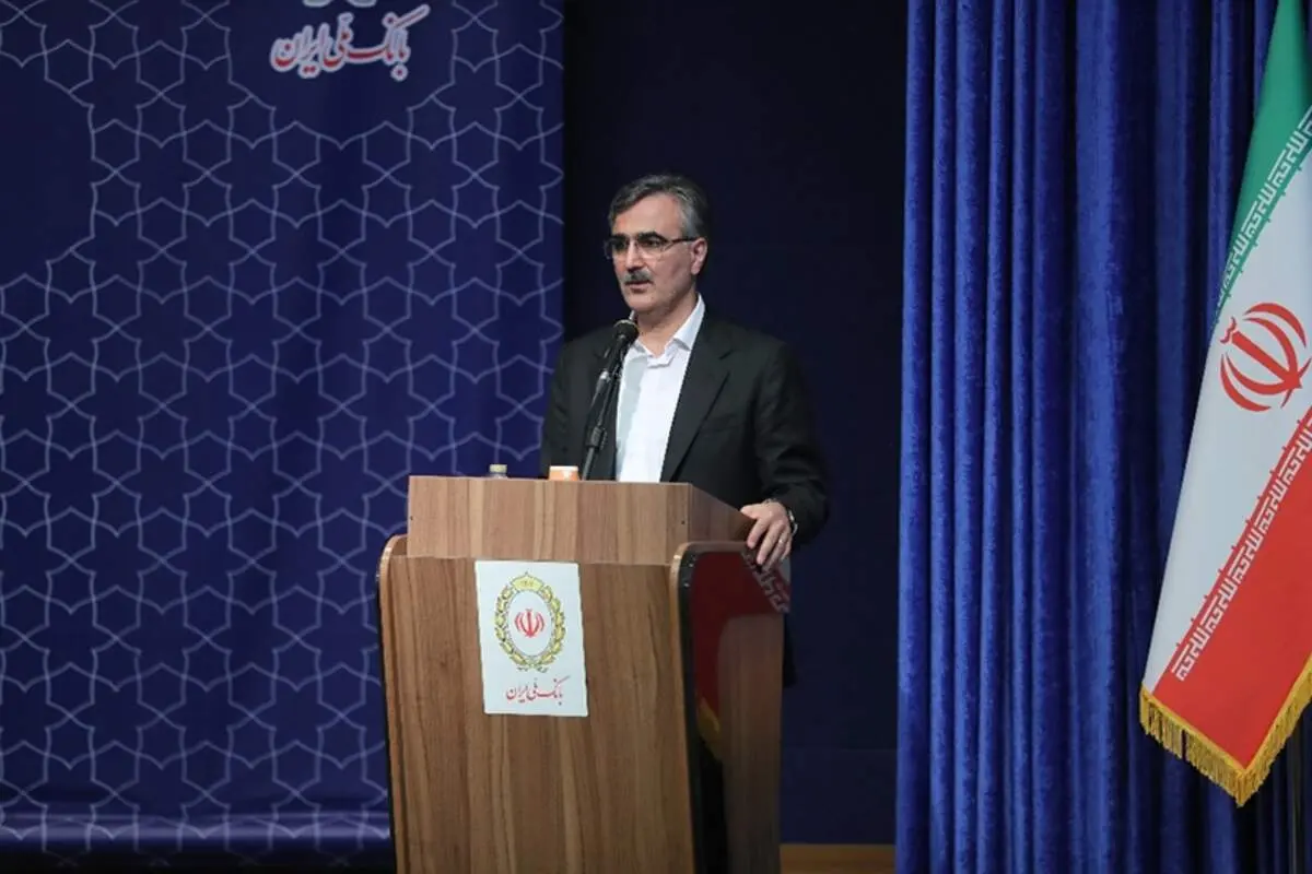 فرزین: روابط عمومی‌ها باید تصویر مردم و سیاستگذاران از نظام بانکی را تغییر دهند