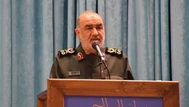 سرلشکر سلامی: استقلال کشور به باقی‌ماندن در صحنه دفاع از انقلاب وابسته است