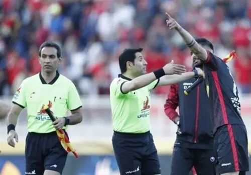 مالک باشگاه تراکتور: باید سه امتیاز از پرسپولیس کم کنند + فیلم