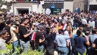 «مصطفی الکاظمی» مجبور به فرار از مراسم تشییع پیکر شاعر عراقی شد