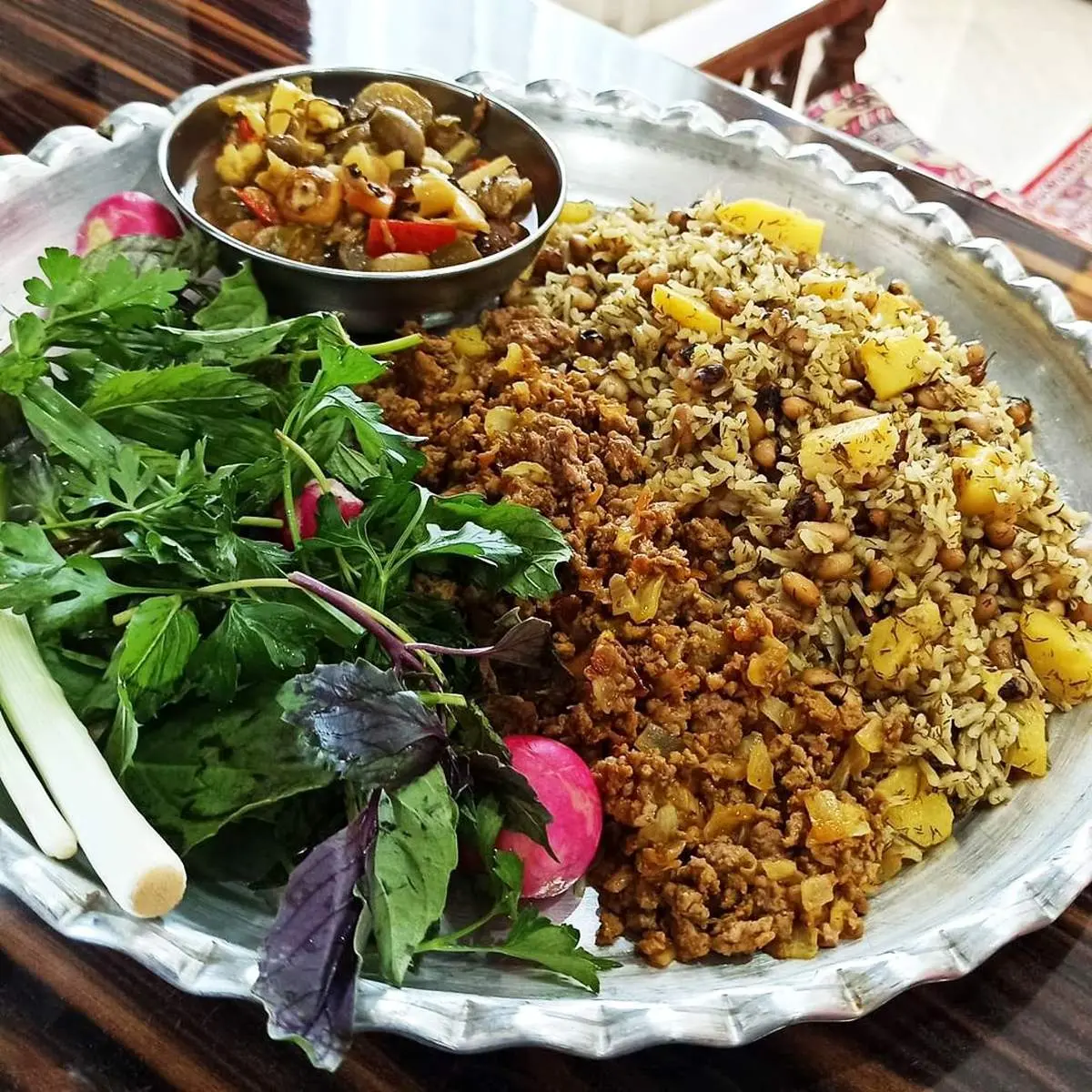 طرز تهیه لوبیا چشم بلبلی پلو شیرازی