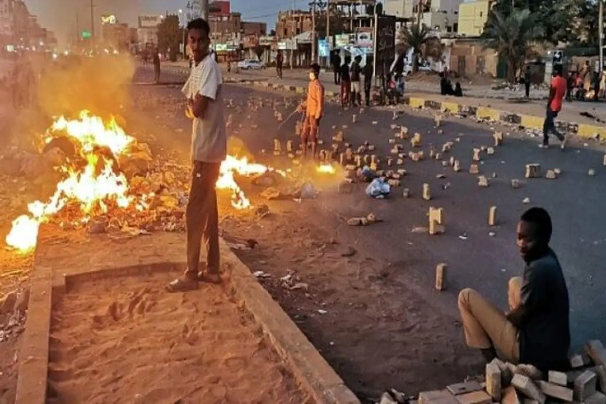 یک کشته و ده‌ها زخمی در تازه‌ترین اعتراضات در سودان/ شمار کشته‌های مخالفان کودتا به ۹۶ تن رسید