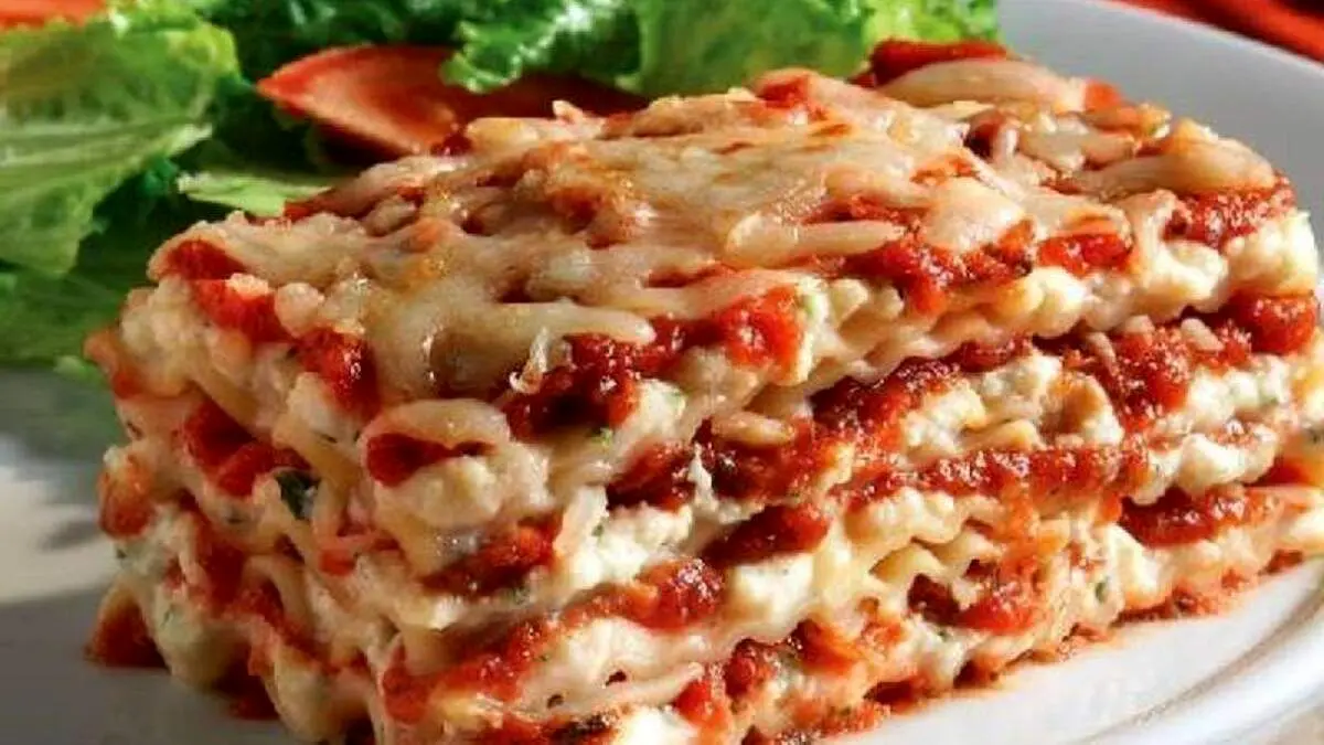 طرز تهیه لازانیا بدون فر با سس بشامل 
