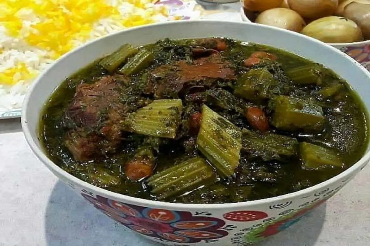 طرز تهیه خورش کرفس غلیظ و لعابدار با گوشت