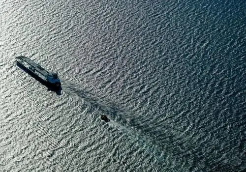 توقیف ۲ نفتکش به اتهام انتقال نفت به ارزش ۱۳۰ میلیون دلار