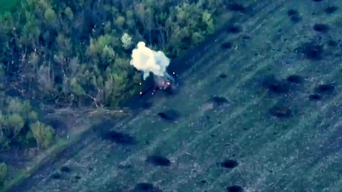 لحظه اصابت موشک اوکراینی به تانک روس+ فیلم