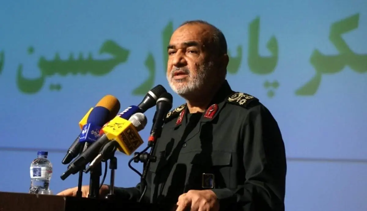 دشمن شایعهسازی میکند تا مردم در مقابل نظام قرار بگیرند