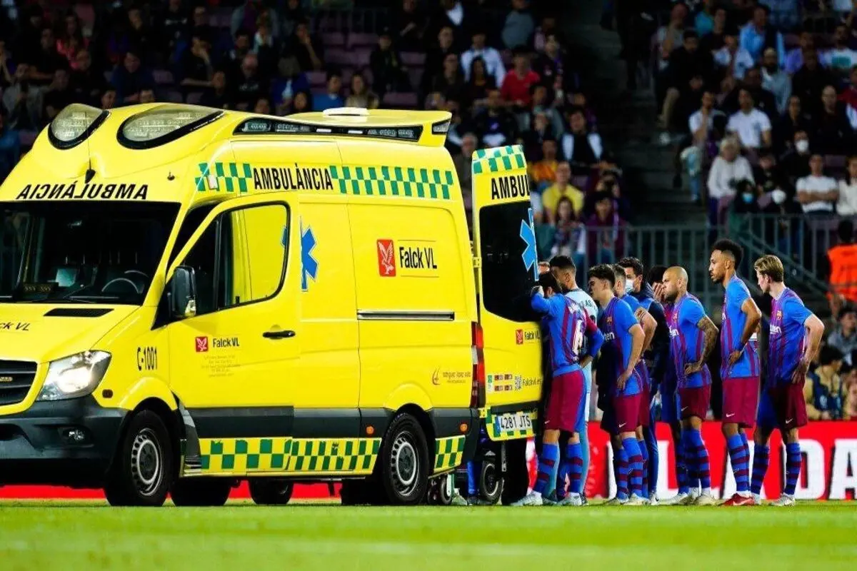 بازیکن بارسلونا از ضربه مغزی نجات یافت
