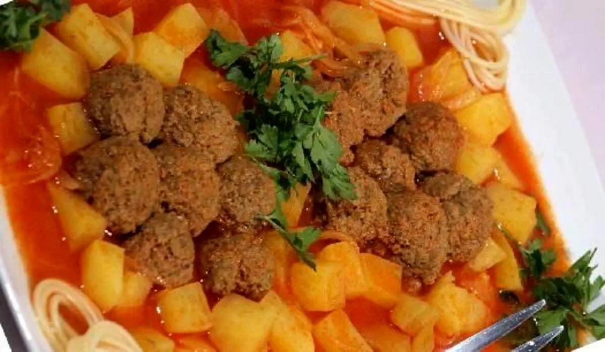 طرز تهیه کوفته کله گنجشکی با سس مخصوص