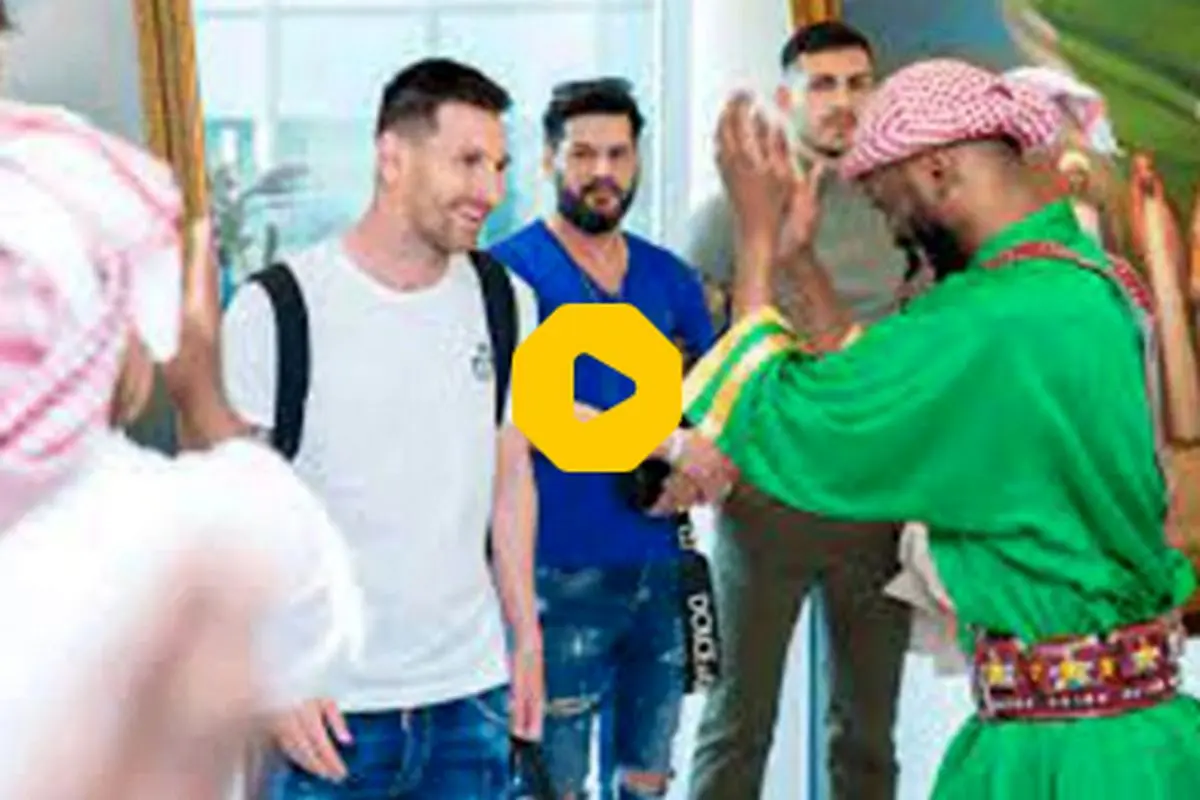 گشت و گذار مسی در خیابان‌های شهر جده عربستان+ فیلم