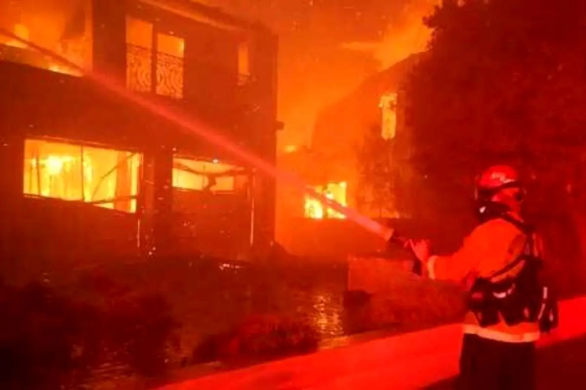 آتش سوزی وسیع در کالیفرنیا و دستور تخلیه خانه‌ها