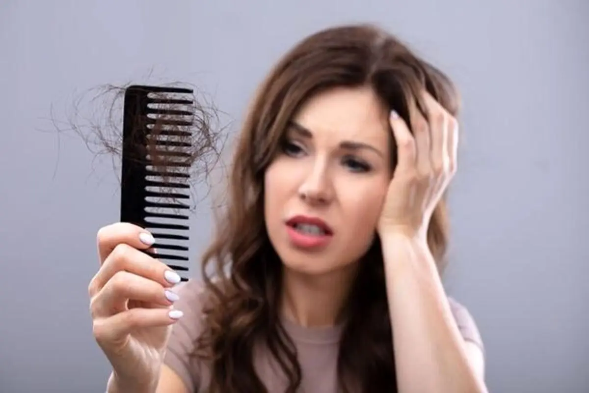آیا دیر شستن مو باعث ریزش می شود؟