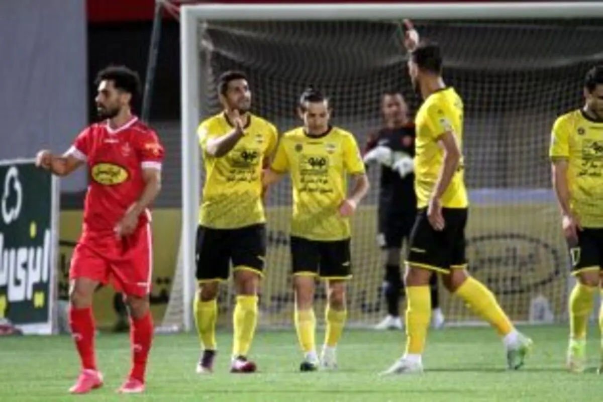 پرسپولیس یک - سپاهان دو ؛ جام در سیرجان تقدیم شد!
