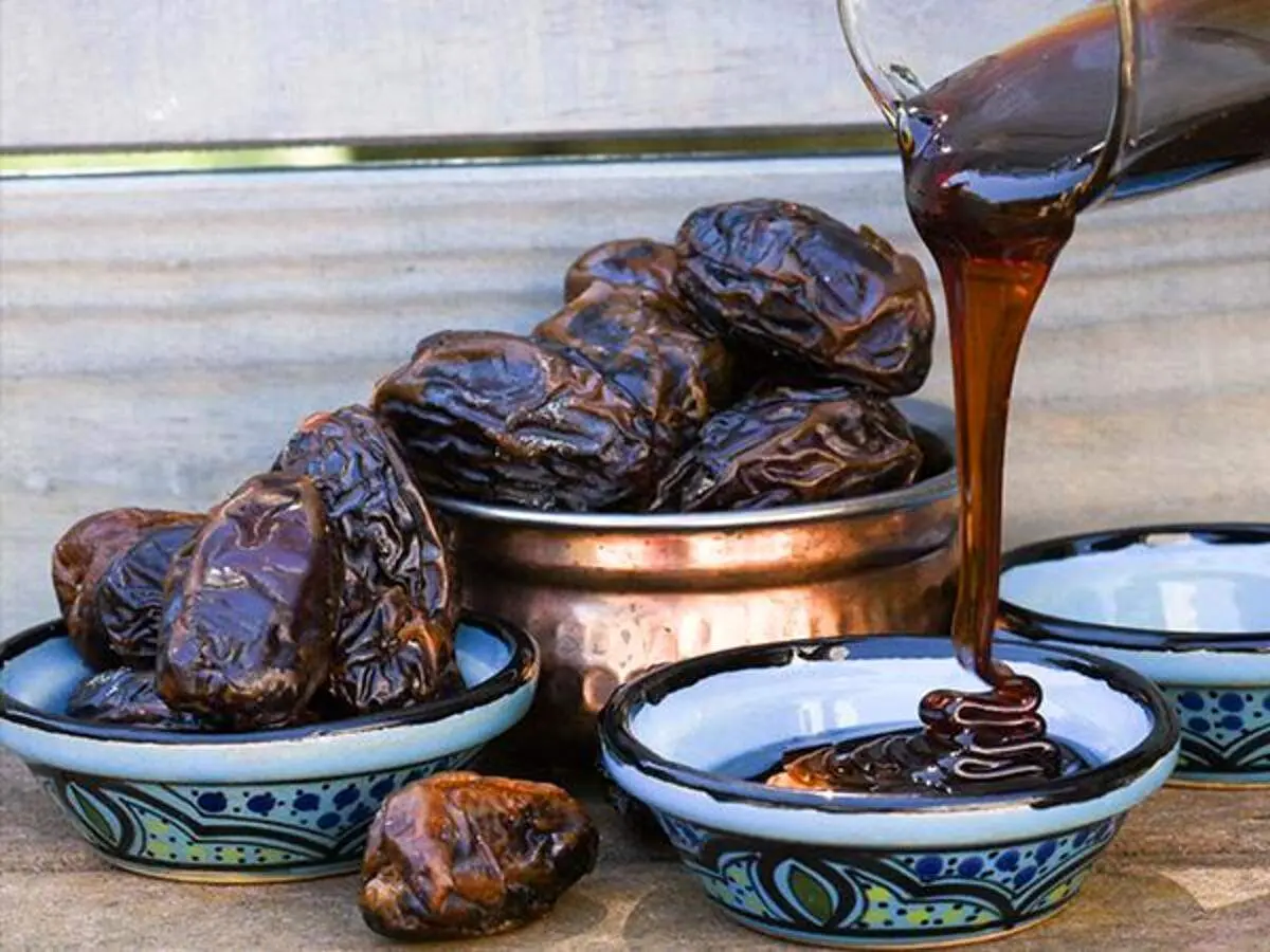 طرز تهیه شیره خرما به روش سنتی