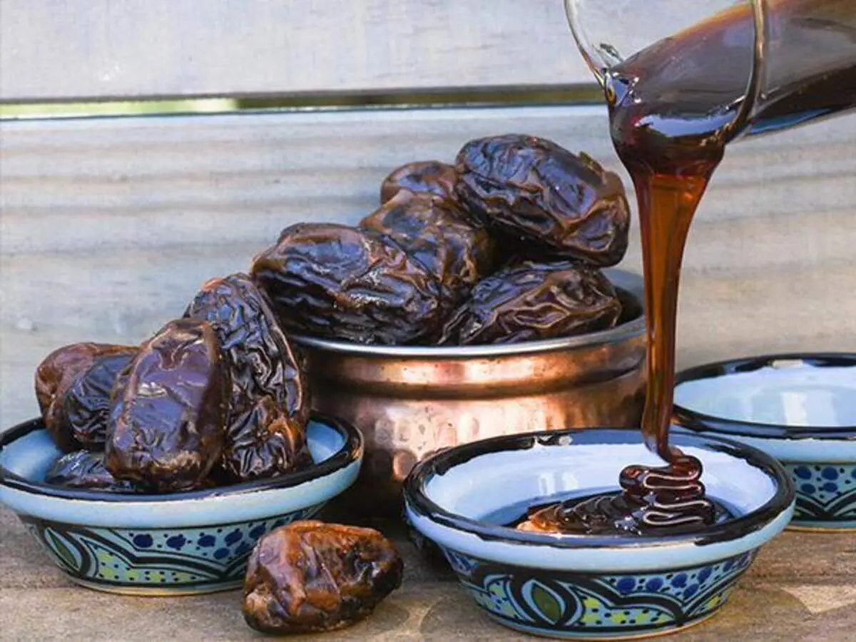 طرز تهیه شیره خرما به روش سنتی