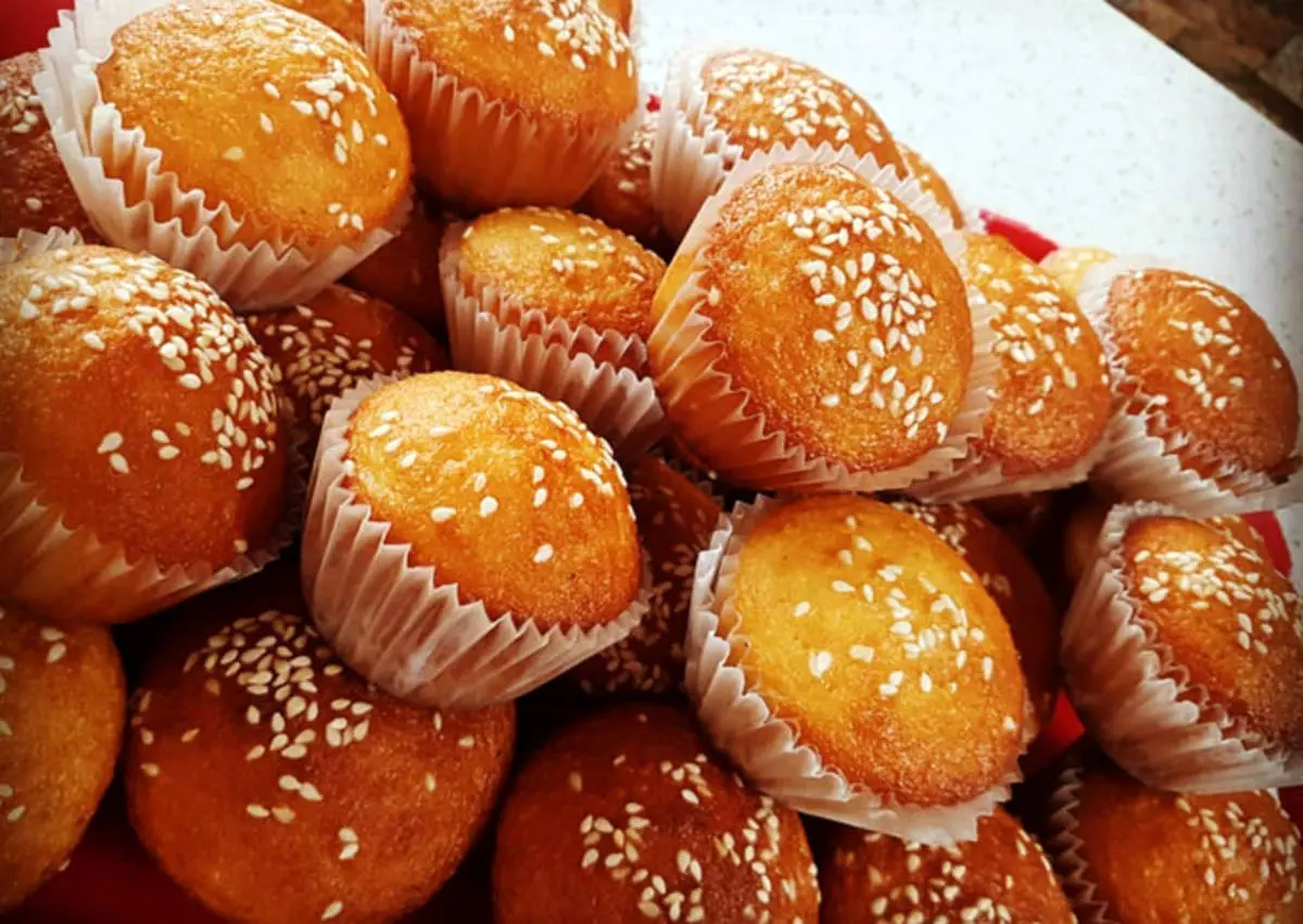 طرز تهیه کیک یزدی با ماست و با پیمانه در فر