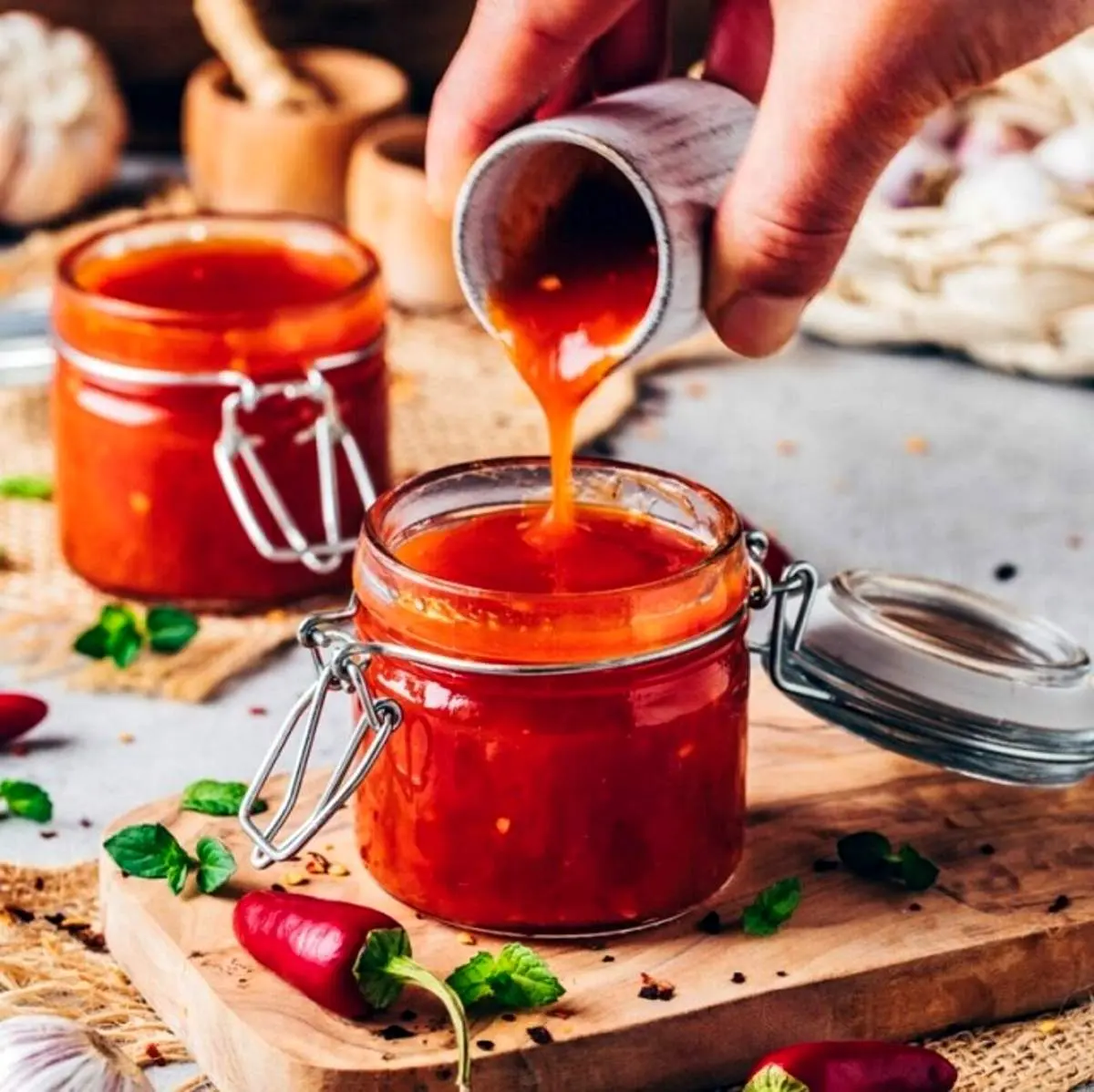 طرز تهیه سس چیلی تند و شیرین رستورانی 