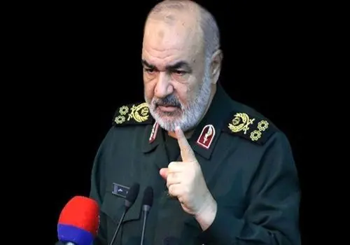 فرمانده کل سپاه: در حالی که در جنگ کاملیم هیچ چیز جنگی نیست