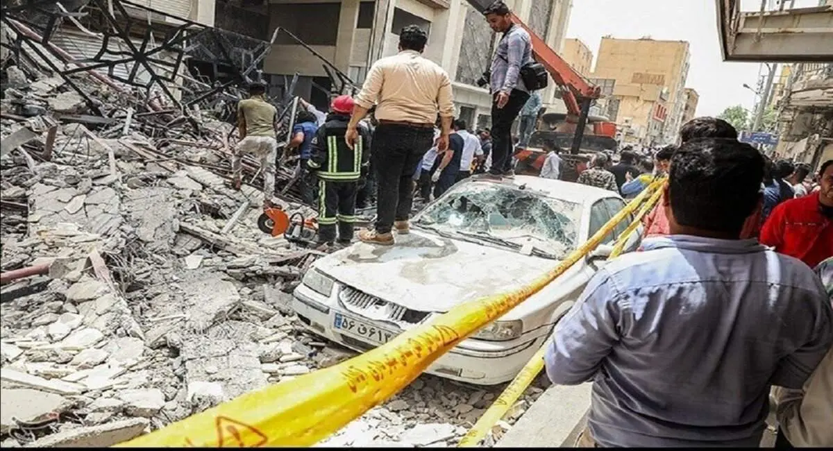 آتشنشانهای تهران وارد آبادان شدند