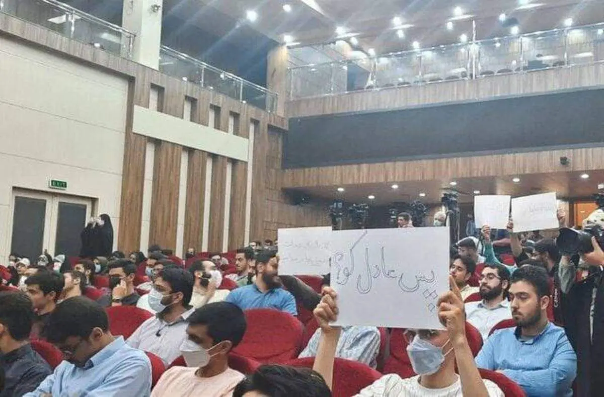 شعار بازگشت فردوسی‌پور / پاسخ رئیس صدا و سیما به دلیل رفتن عادل فردوسی پور و احتمال بازگشتش + فیلم